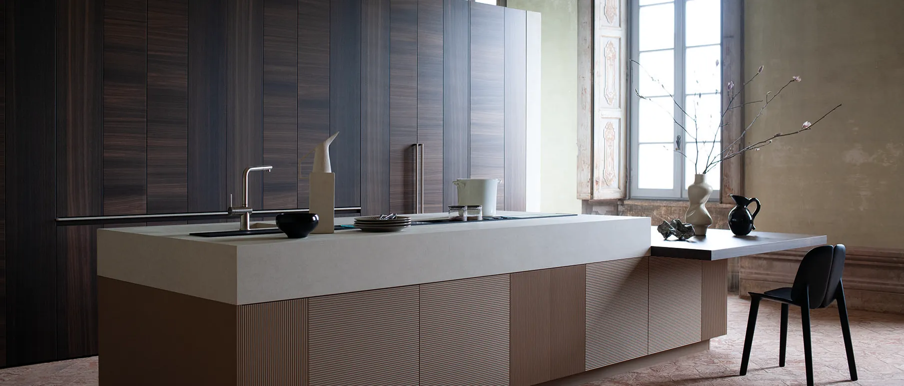 cocina-tonos-marrones-encimera-blanca